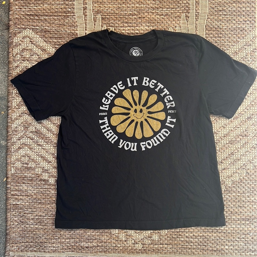 Parks Project Daisy Tee 🌼